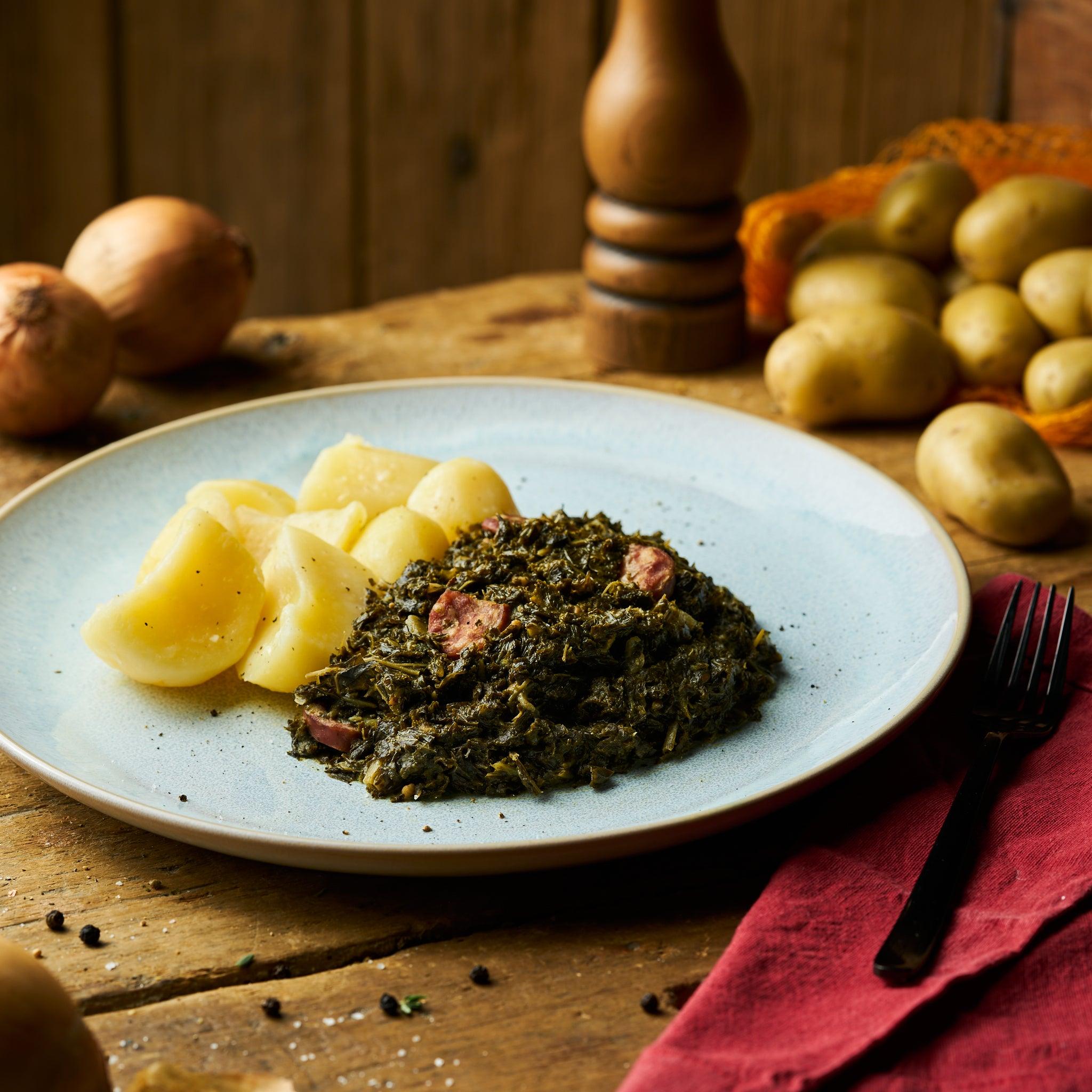 Grünkohl mit Mettenden und Butterkartoffeln - freshfoodz