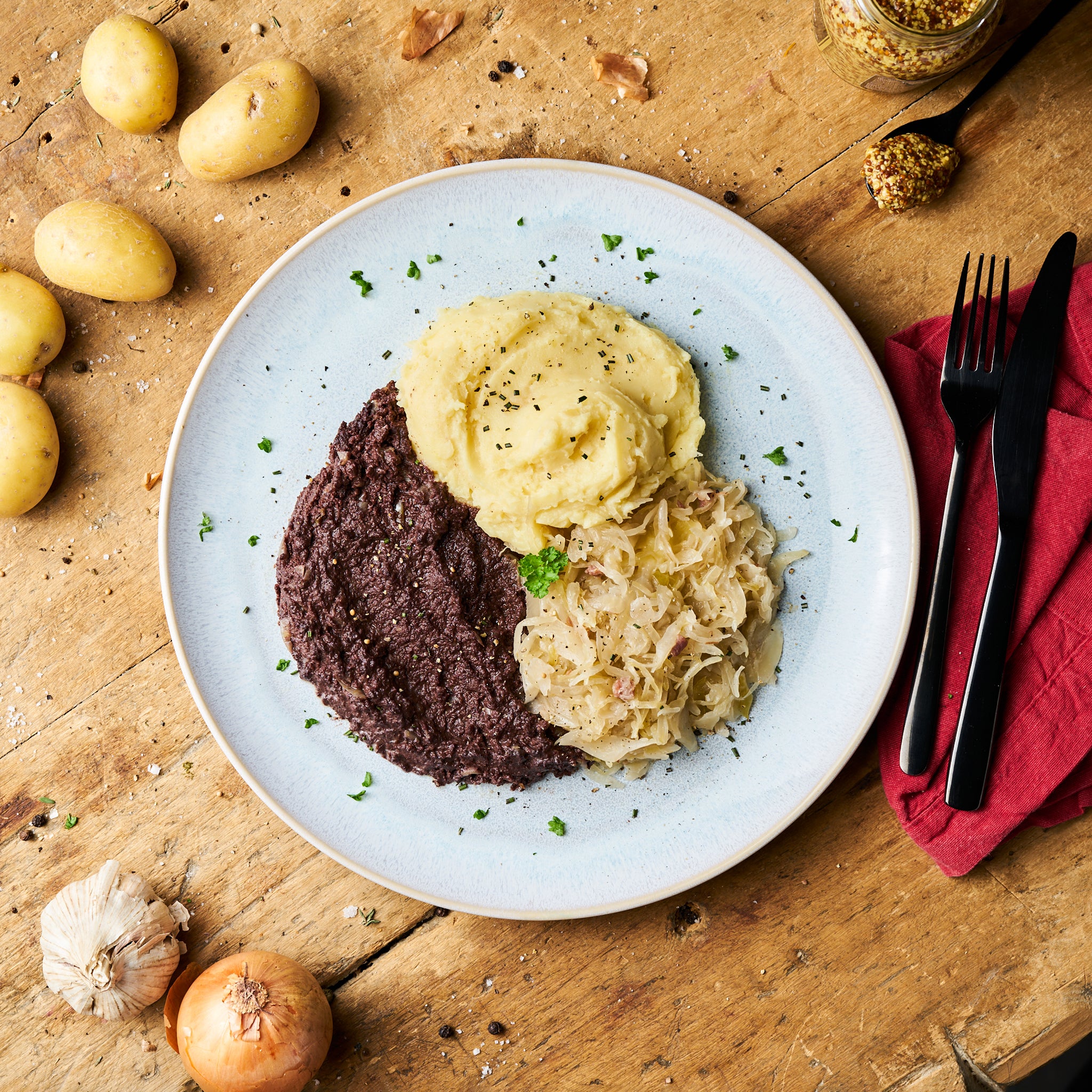 Blutwurst mit Sauerkraut und Kartoffelstampf